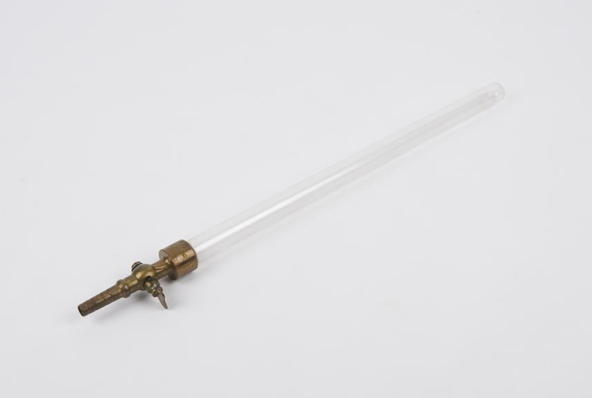 Reproduction of Hauksbee's discharge tube