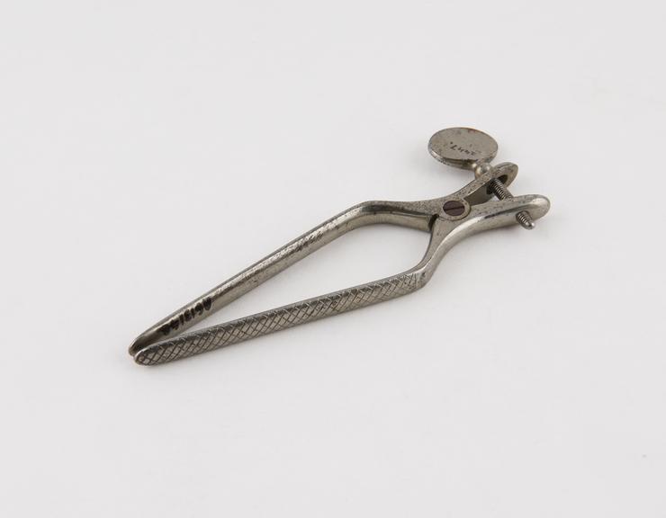 Carver's phimosis dilator, steel, by Weiss, London, 1830-1880