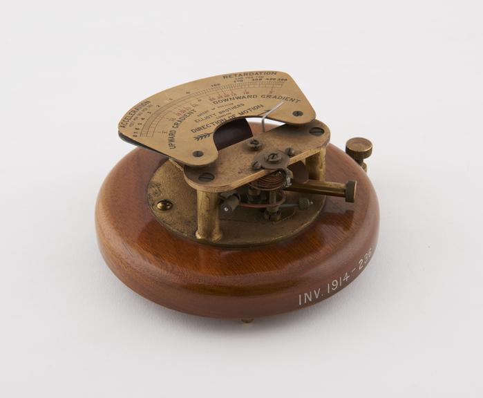 Wimperis accelerometer, c. 1914, sectioned