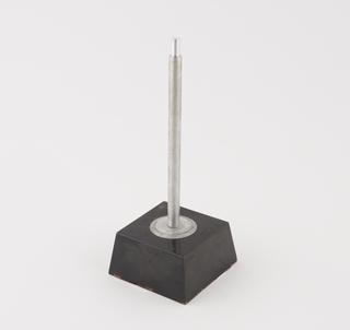Stand for the model of the Avro York aircraft