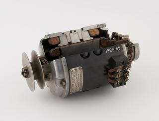 Motor car lighting dynamo