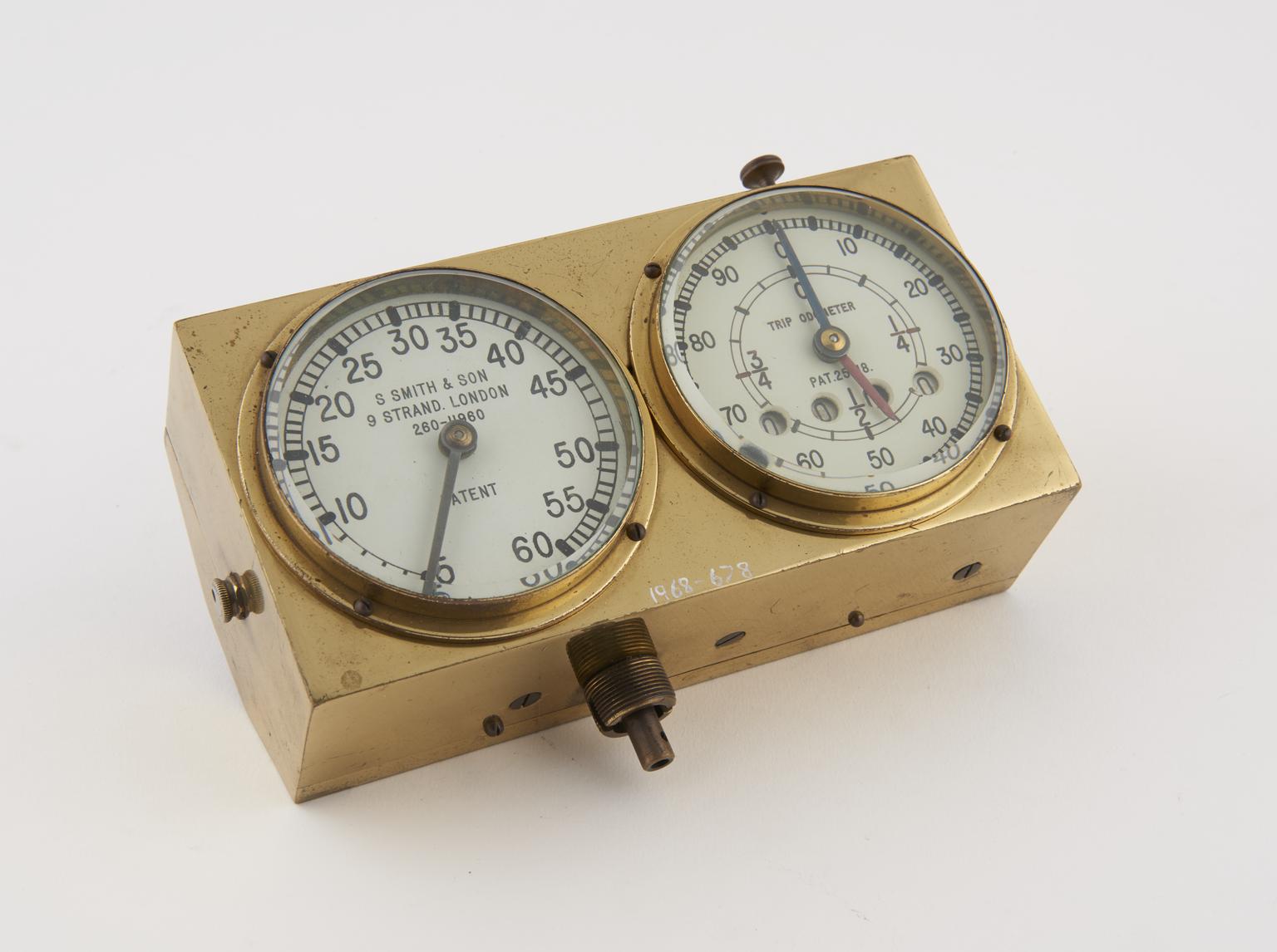 A pair of instruments | Science Museum Group Collection