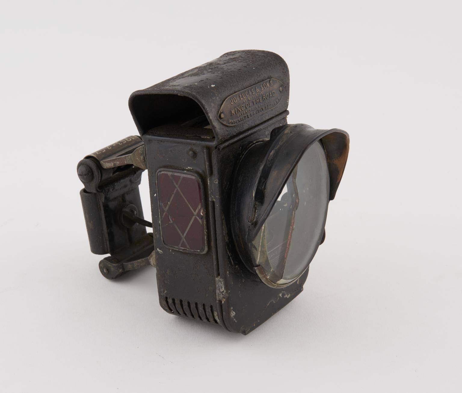 large_smg00091118.jpg
