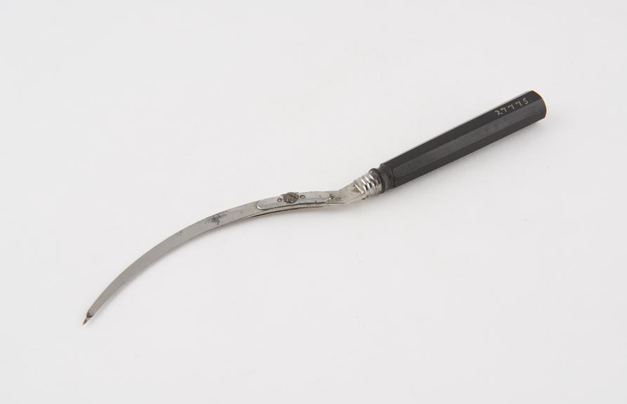 Bistoury, curved and probe-ended, with retractable point