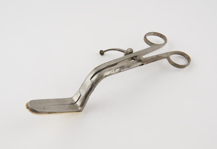 Sydney Jones' haemorrhoidal clamp, 1880-1920