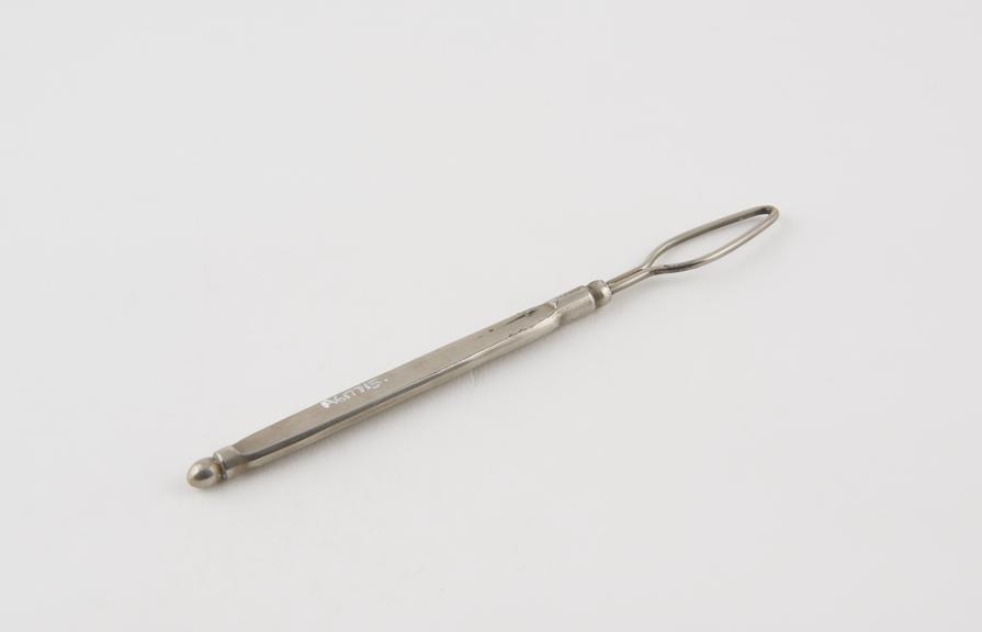 Unidentified surgical instrument, possibly English