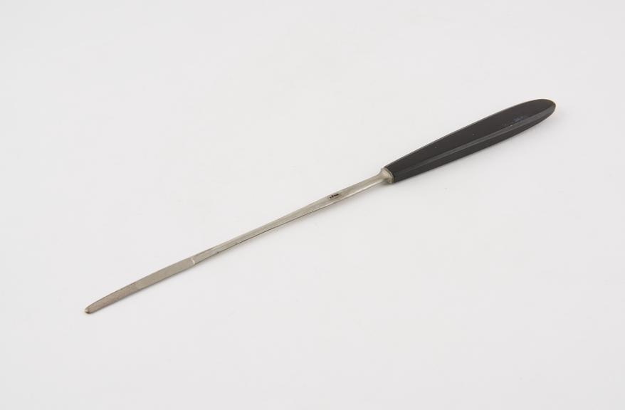 Bistoury, steel and ebony, by Luer, French, 19th century