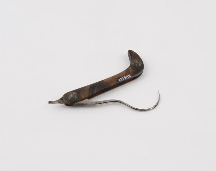 Tenaculum, steel, folding, in tortoiseshell sheath, 1750-1900