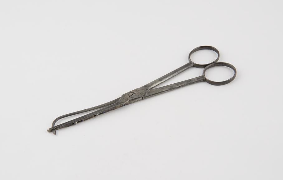 Suture forceps, settl, by Savigny and Co. of London, 1810-1850