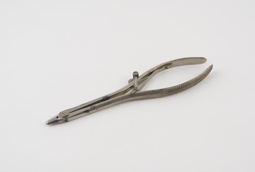 Needle holder, automatic catch, steel, by Down Bros