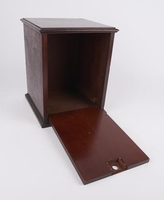 Mahogany case, for compound geometric chuck