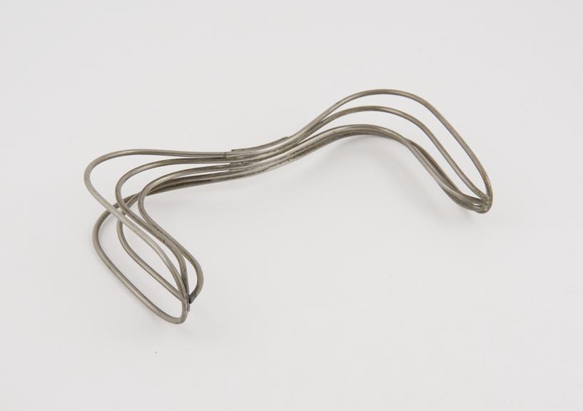 Vaginal speculum, double duck-bill, wire, metal, nickel plated