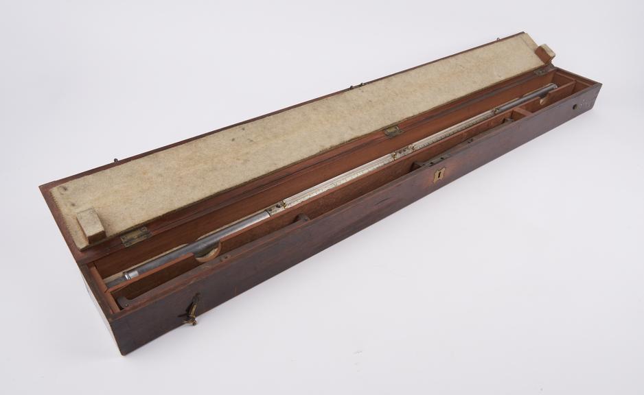 Tubular Steel Line Yard Measure in fitted wooden case with two