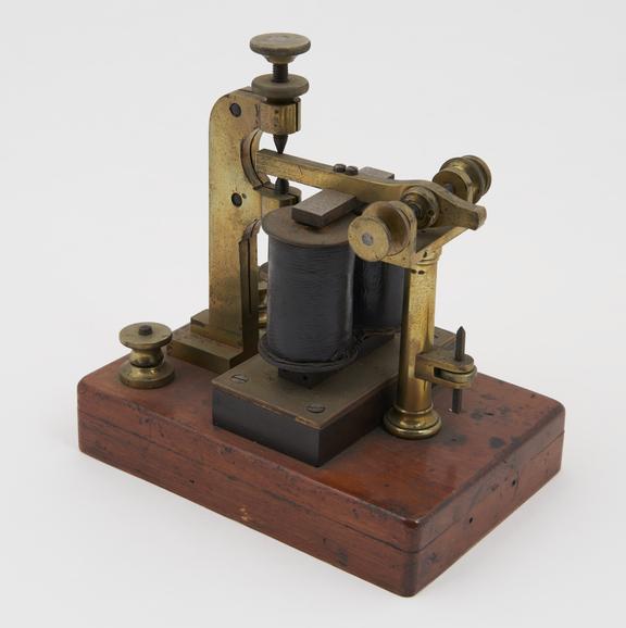 Telegraph sounder