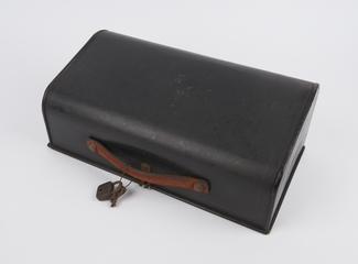 Cover for Euklid calculating machine