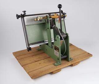 Pragnant Bookbinder's Blocking Machine