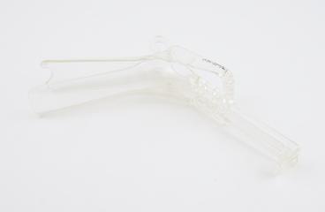 Disposable vaginal speculum