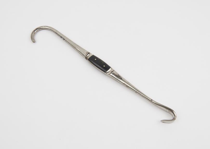 Crochet, obstetrical, with blunt hook, steel and ebony