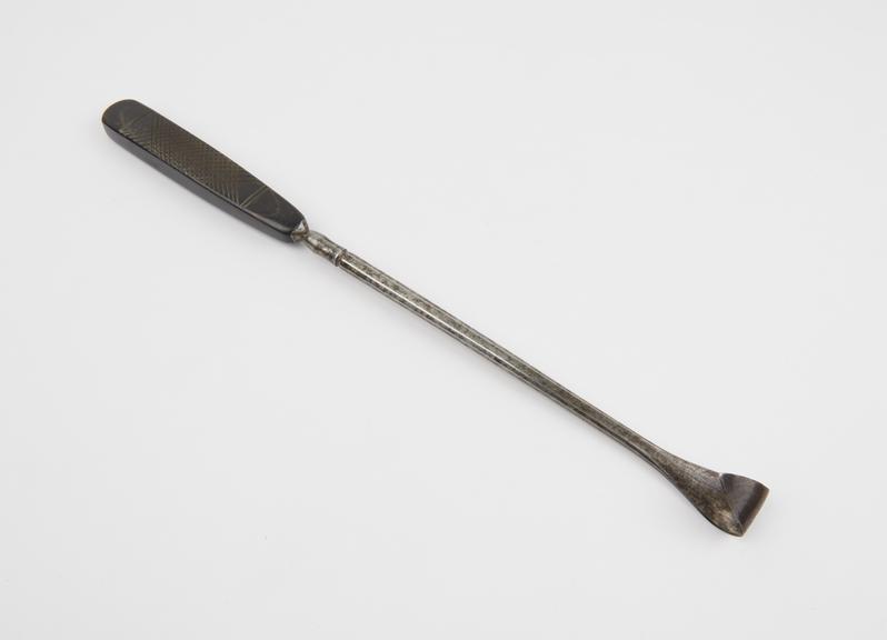 Crotchet, obstetrical, steel and horn, probably 19th century