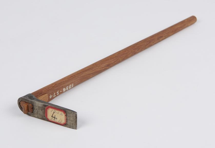 Model of Chinese mattock (Tok Den Foo), made and sold in China