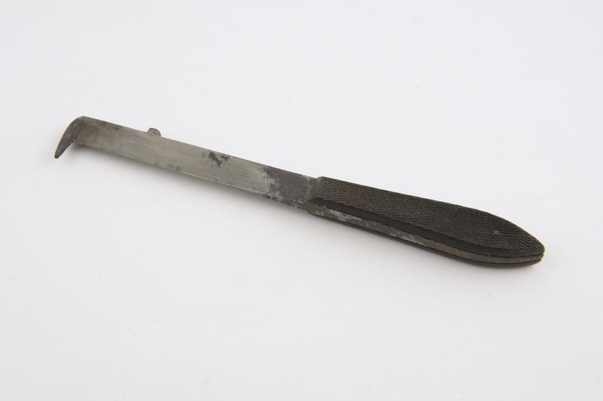 Post mortem chisel with wood scale tang handle