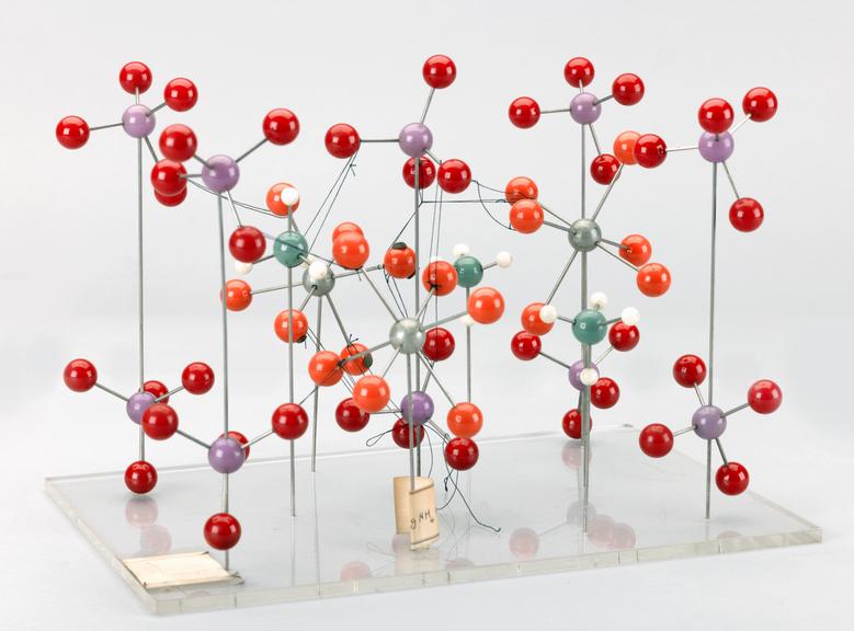 One crystal model of Mg NH4 PO4 6H2O