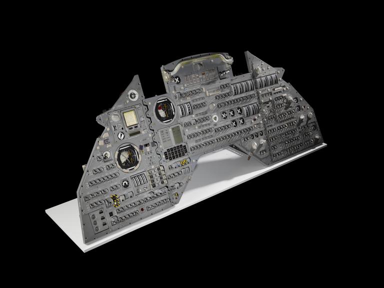 Instrument panel from 1 of 3 Apollo Command Module simulators | Science ...