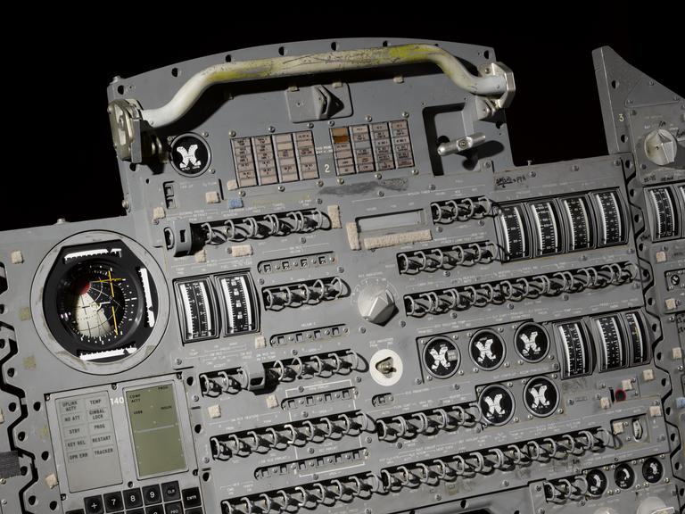 Instrument panel from 1 of 3 Apollo Command Module simulators | Science ...