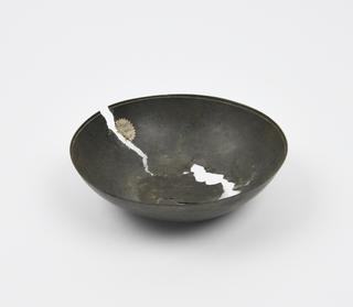 Bronze dish from early Korean tomb