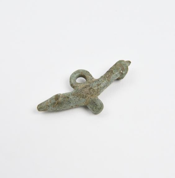 Solid bronze amuletic pendant in form of phallic cross