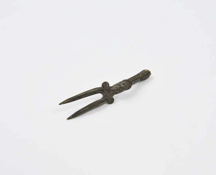 2-pronged fork, handle broken