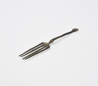 Four pronged fork with shoulder and diamond knop