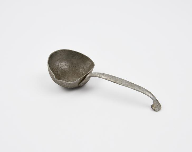 Aluminium ladle, by Maw England 1901-1960