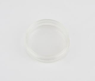 Petri dish used in the process of IVF, Europe, 1999