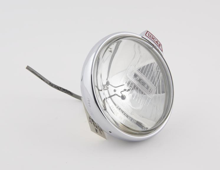 Lucas long range sealed beam spot lamp for motor vehicles in a