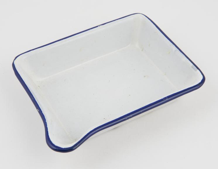 Small enamelled dish, maker unknown, 1940-1965