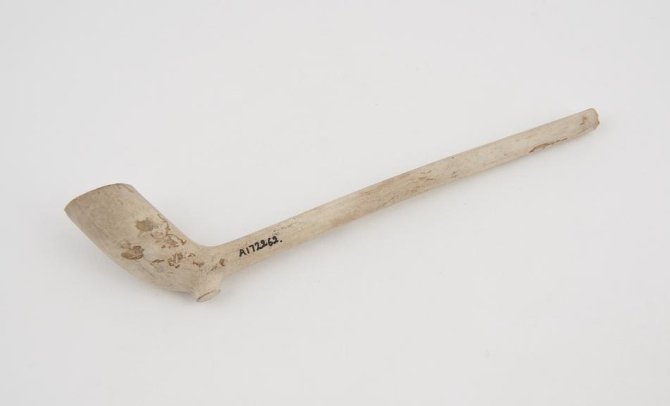 Clay tobacco pipe | Science Museum Group Collection