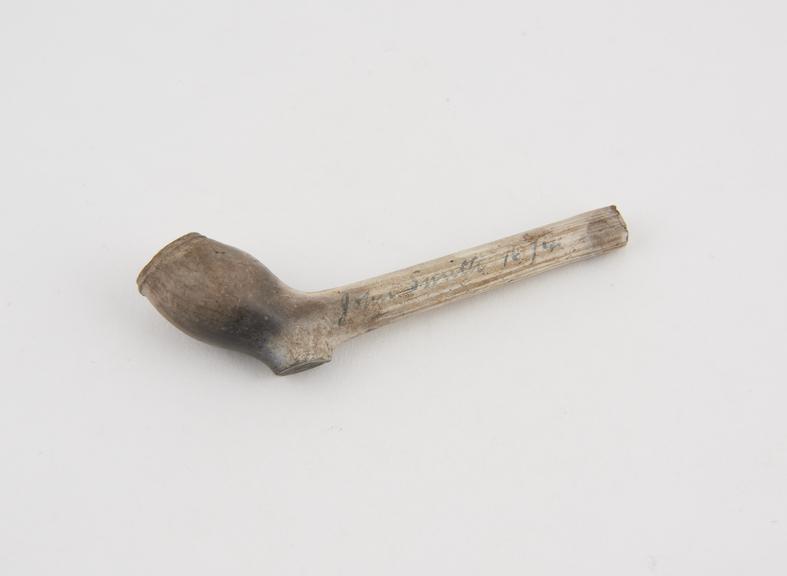 Clay tobacco pipe by John Culpepper of London, 1630-1640