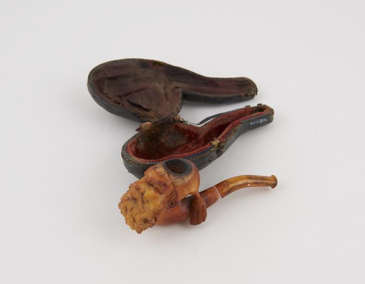 Meerschaum cigar holder in the form of a Turk's head