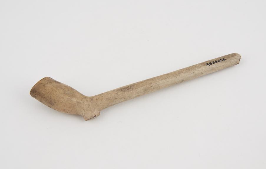 Clay tobacco pipe, maker unknown, made in England(?), 1675-1700