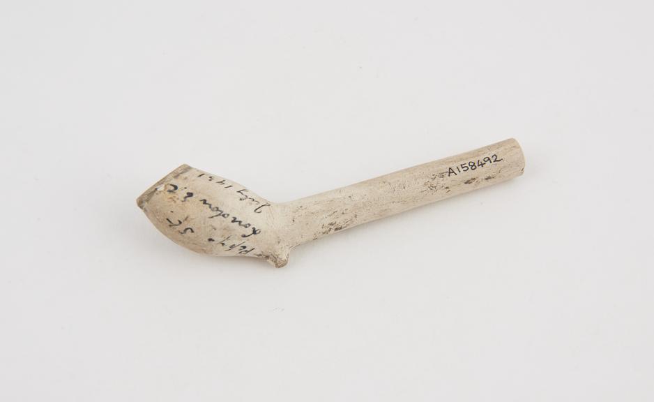 Clay tobacco pipe, maker unknown, made in England, 1680-1650