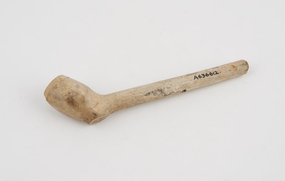 Clay tobacco pipe, maker unknown,  made in England, 1650-1660