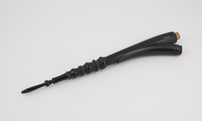 Vulcanite long Y-shaped reservoir