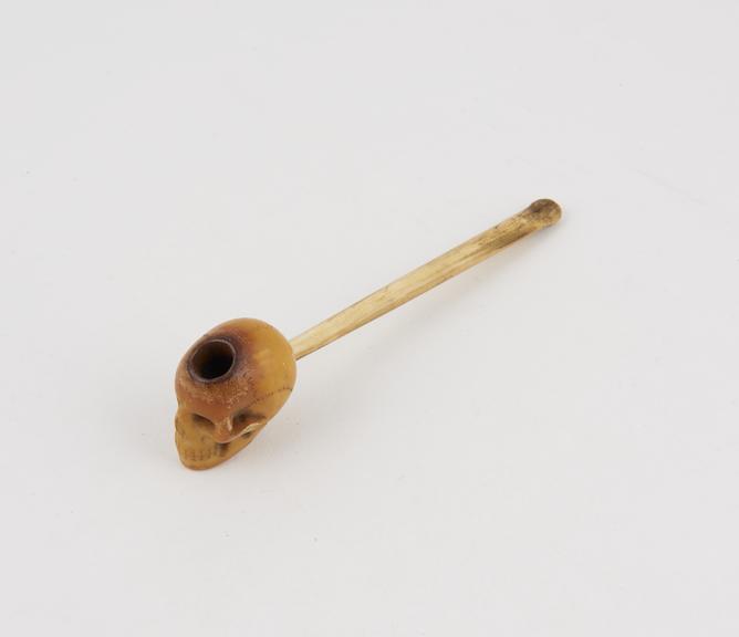 Meerschaum cigarette holder, bowl in the form of a human skull