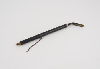 Wooden stem with curved horn mouthpiece for tobacco pipe