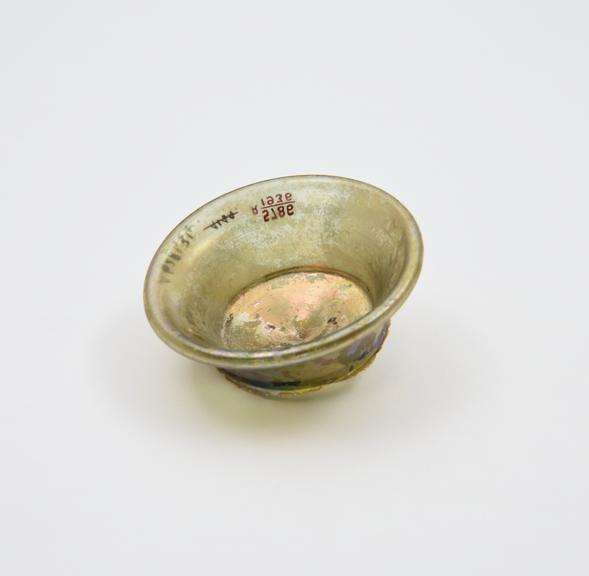 Glass base, Roman, 251 to 450 AD