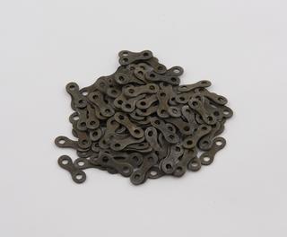 Bicycle chain links