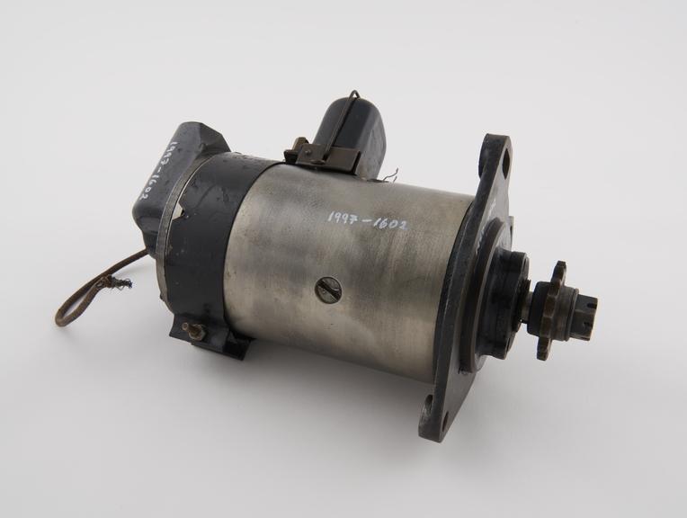 Lucas motor car dynamo, type C418A