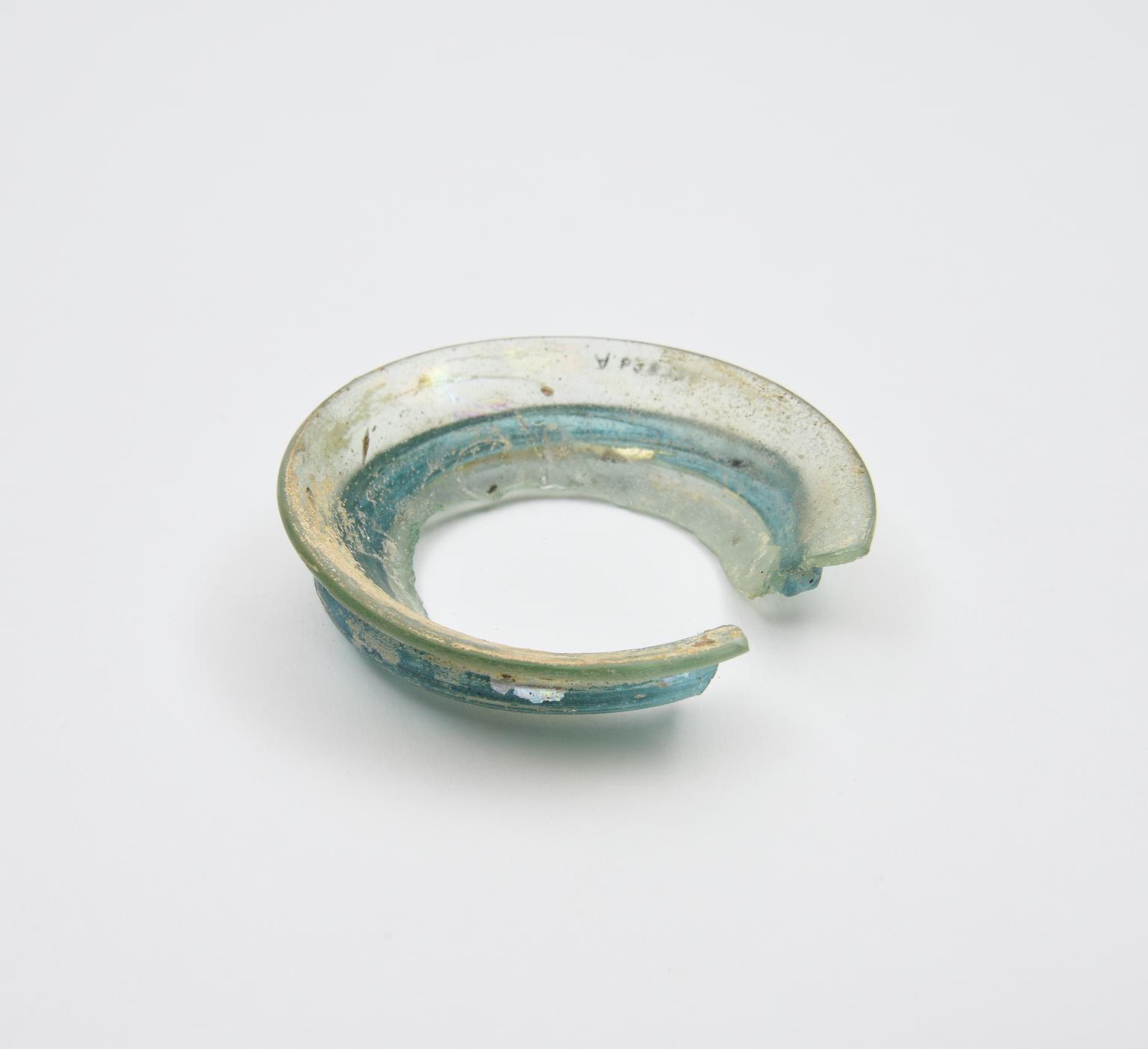 Glass rim only, Roman, 251 to 450 AD | Science Museum Group Collection