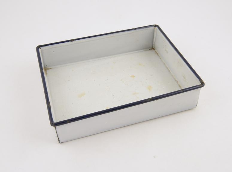 Rectangular enamel dish